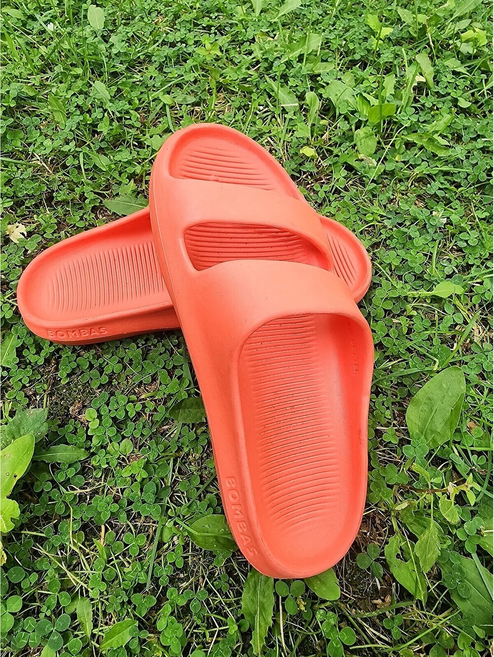 Size 5 - Bombas Women's Red Slide Sandals - Picture 5 of 9